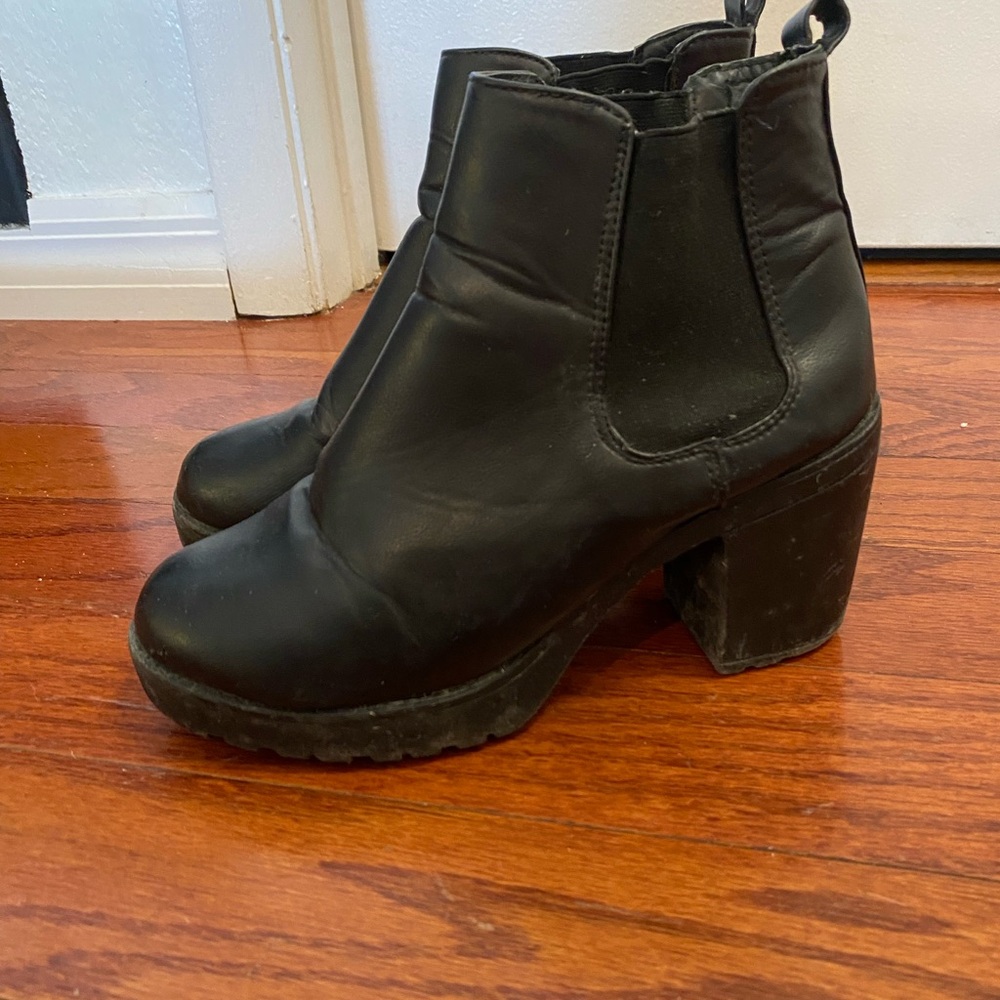Chelsea Boots